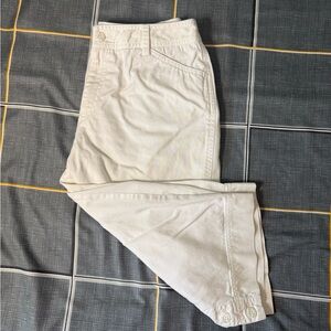 ♥️Carter Club White Capri’s Like New Size 8